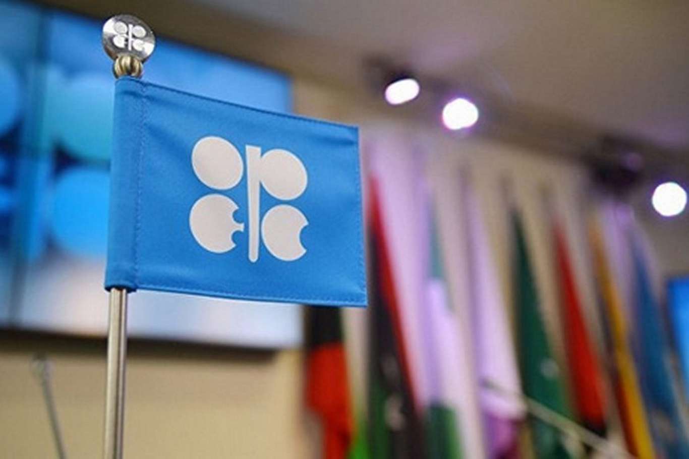 OPEC+ grubundan günlük petrol üretimini artırma kararı